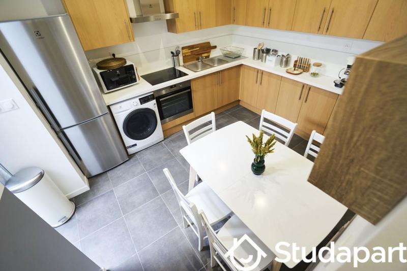 Chambre - 12 m² - 1 pièce