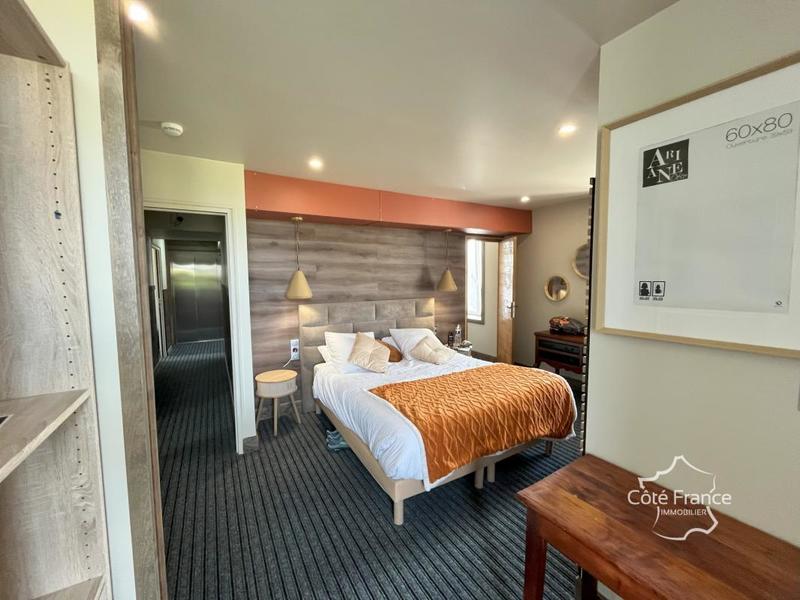 Maison chambre d'hôtes - 426 m² - 13 pièces