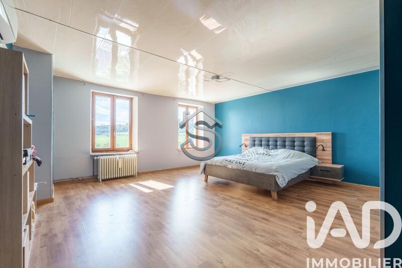 Maison - 243 m² - 7 pièces