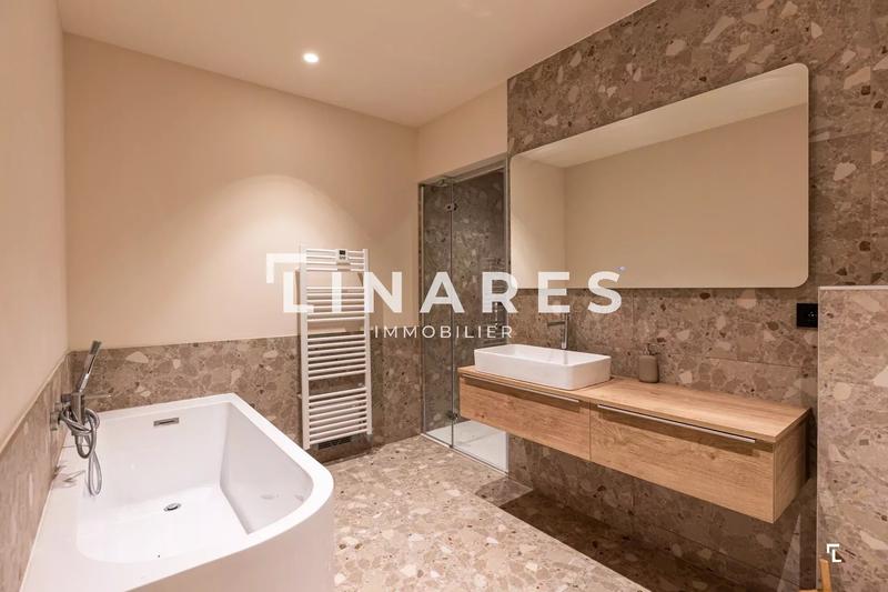 Maison - 170 m² - 6 pièces