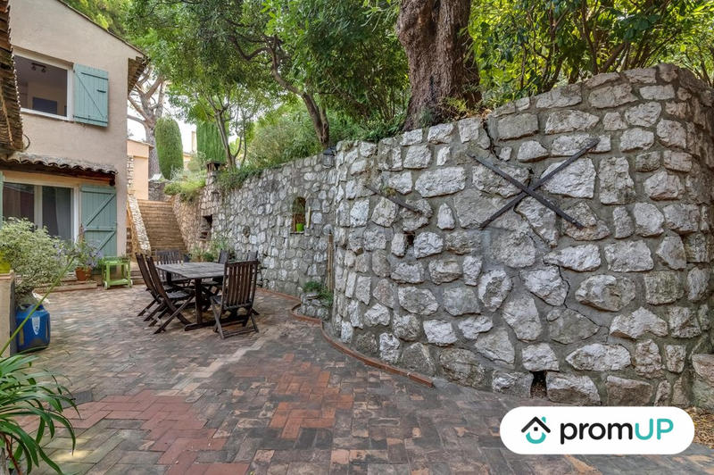 Maison - 187 m² - 7 pièces