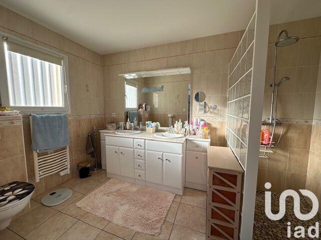 Maison - 137 m² - 5 pièces