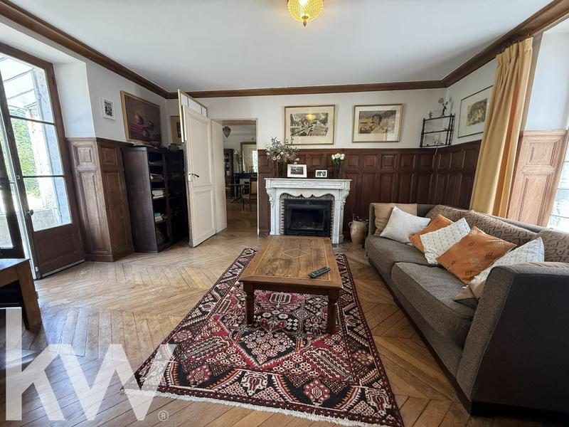 Maison ancienne - 246 m² - 7 pièces