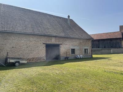 Grange - 300 m² - 1 pièce
