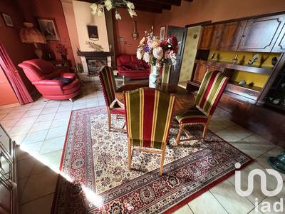 Maison - 220 m² - 7 pièces