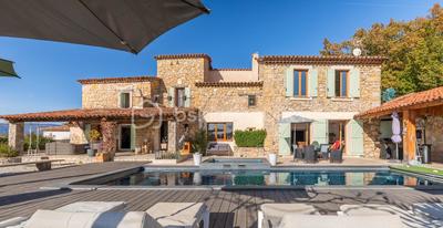 Mas - 284 m² - 6 pièces