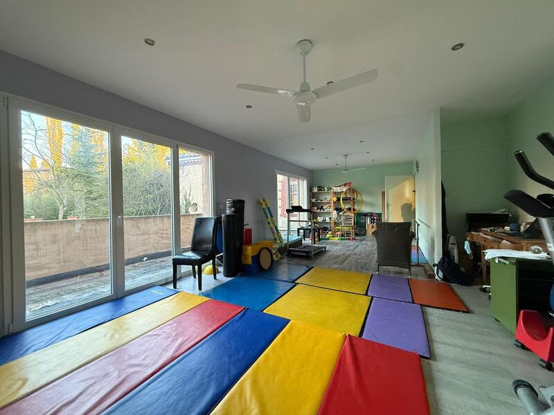 Maison - 145 m² - 10 pièces