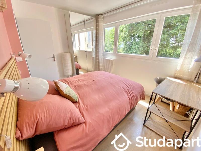 Chambre - 10 m² - 1 pièce