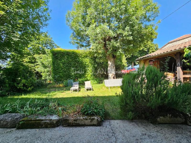 Maison - 324 m² - 10 pièces
