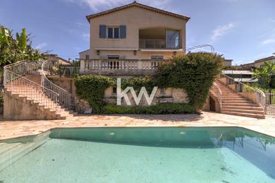 Maison - 182 m² - 6 pièces