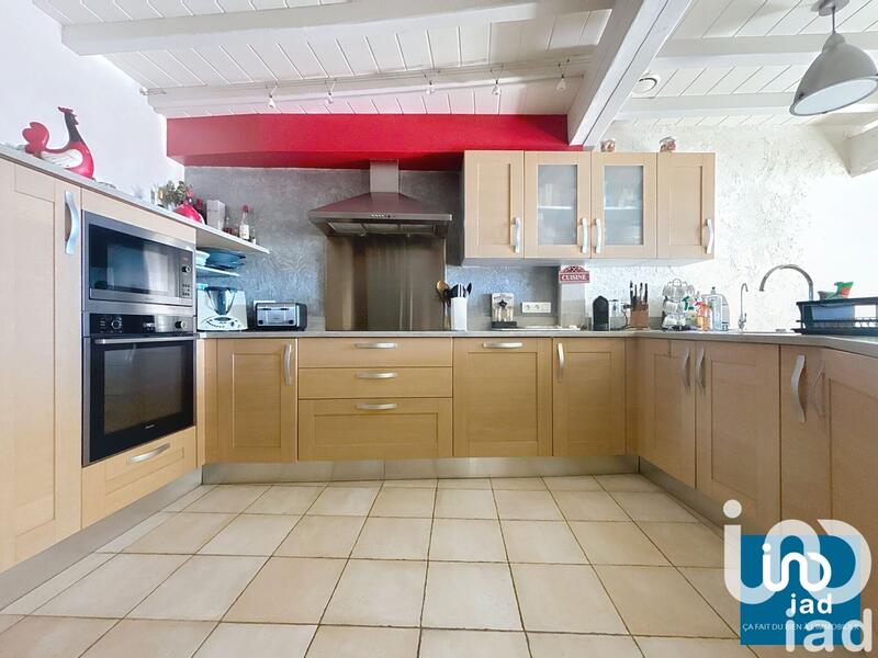 Maison - 176 m² - 8 pièces