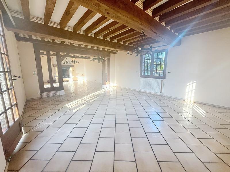 Maison - 211 m² - 8 pièces