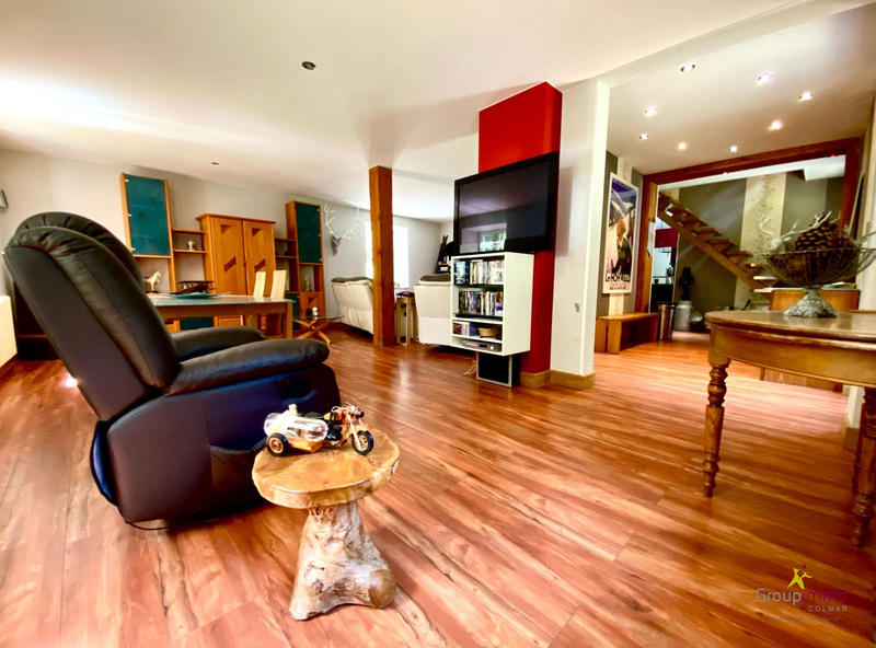 Maison - 333 m² - 12 pièces