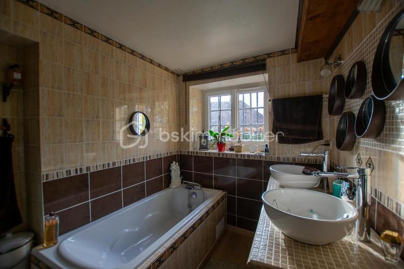 Longère - 337 m² - 12 pièces