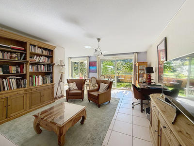 Appartement - 90 m² - 4 pièces