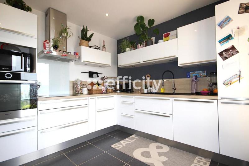 Maison - 142 m² - 6 pièces