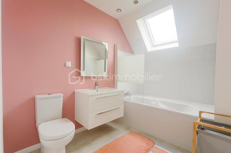 Propriété - 227 m² - 9 pièces