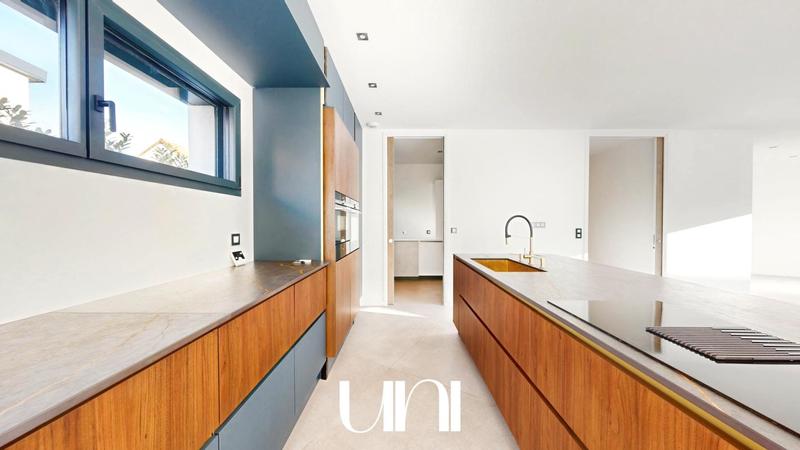 Maison - 190 m² - 5 pièces