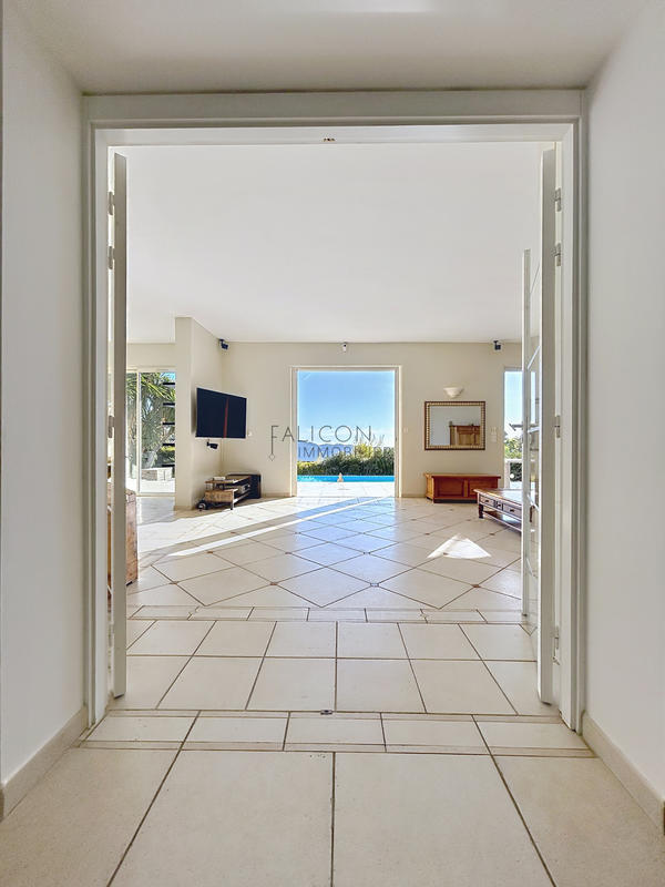 Villa - 200 m² - 6 pièces