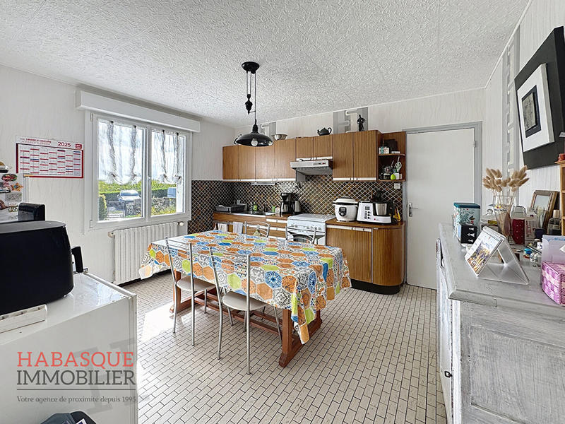 Maison - 253 m² - 12 pièces