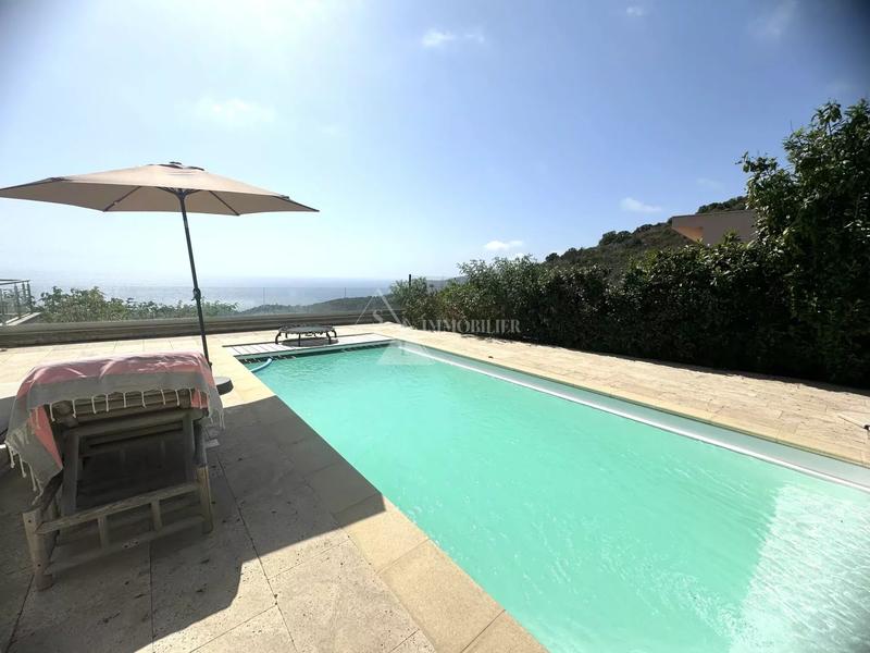 Villa - 250 m² - 6 pièces