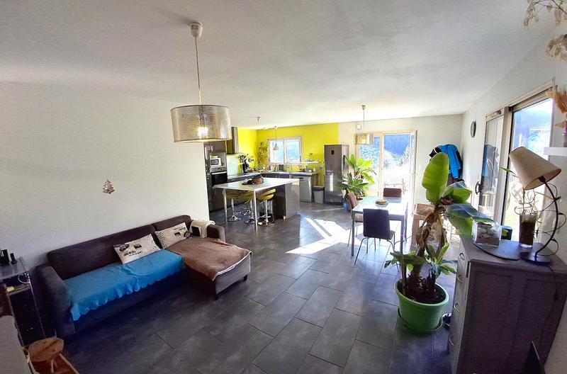 Maison - 93 m² - 4 pièces