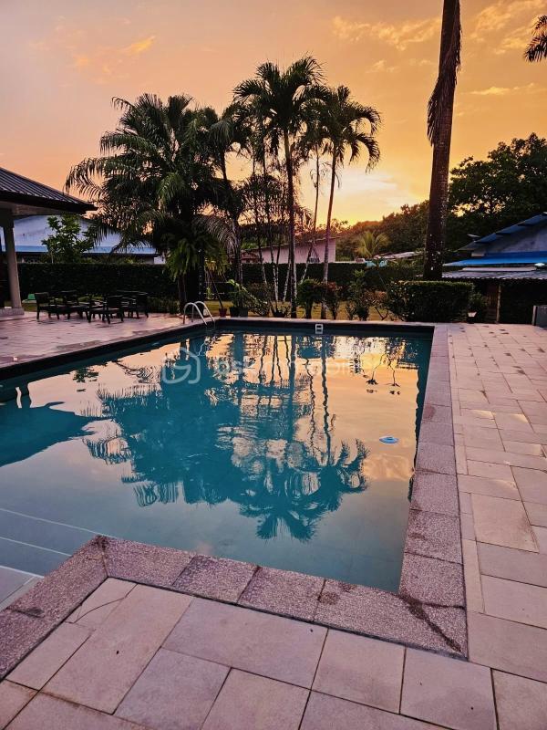 Villa - 200 m² - 4 pièces