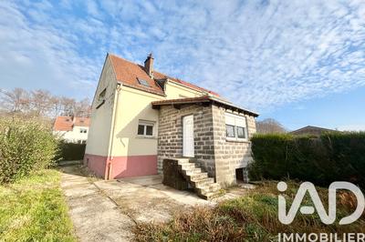 Maison - 93 m² - 5 pièces