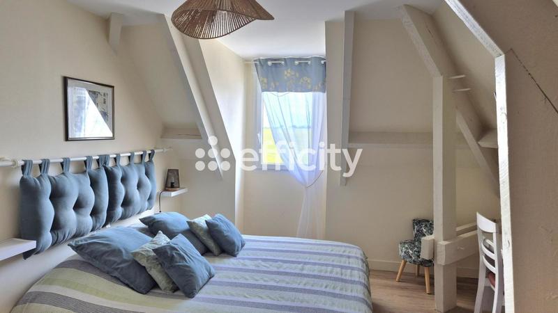 Maison - 310 m² - 13 pièces