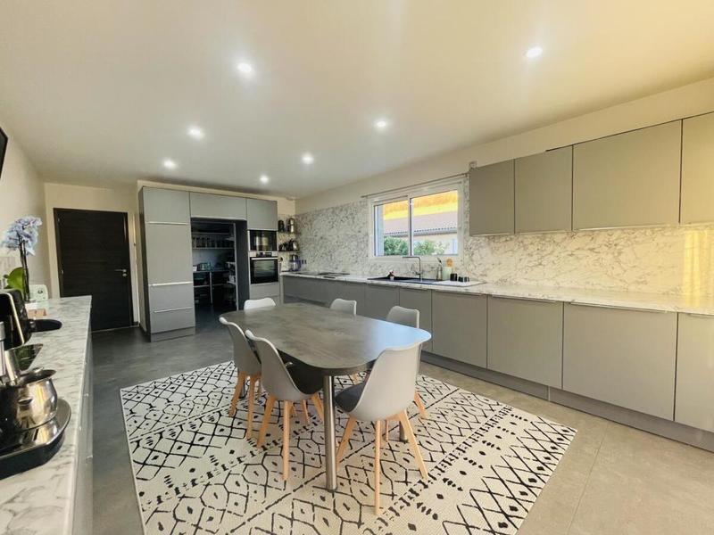 Maison - 130 m² - 5 pièces