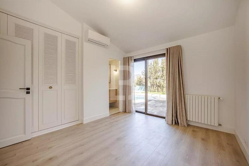 Villa - 181 m² - 7 pièces