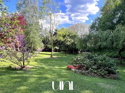 Maison - 400 m² - 7 pièces