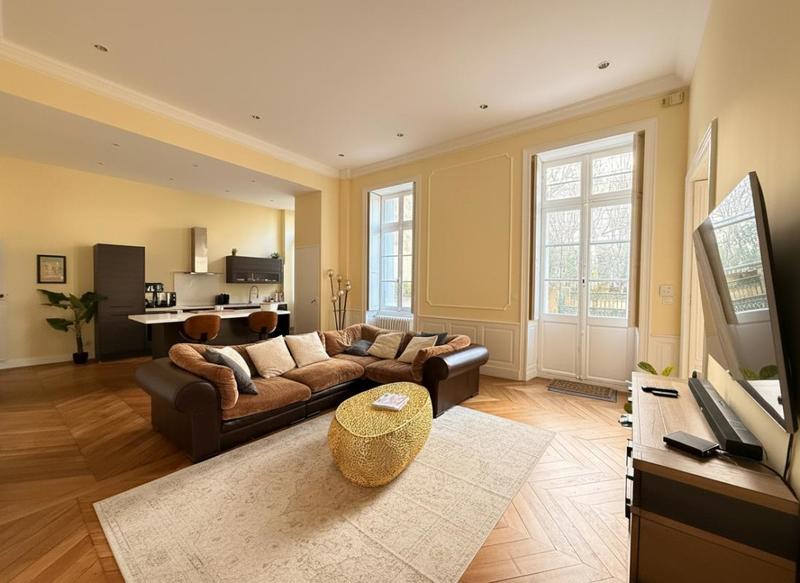 Appartement - 165 m² - 4 pièces