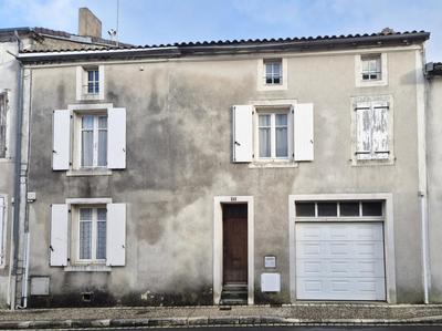 Maison de bourg - 214 m² - 8 pièces
