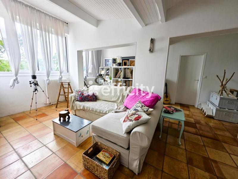 Maison - 178 m² - 8 pièces