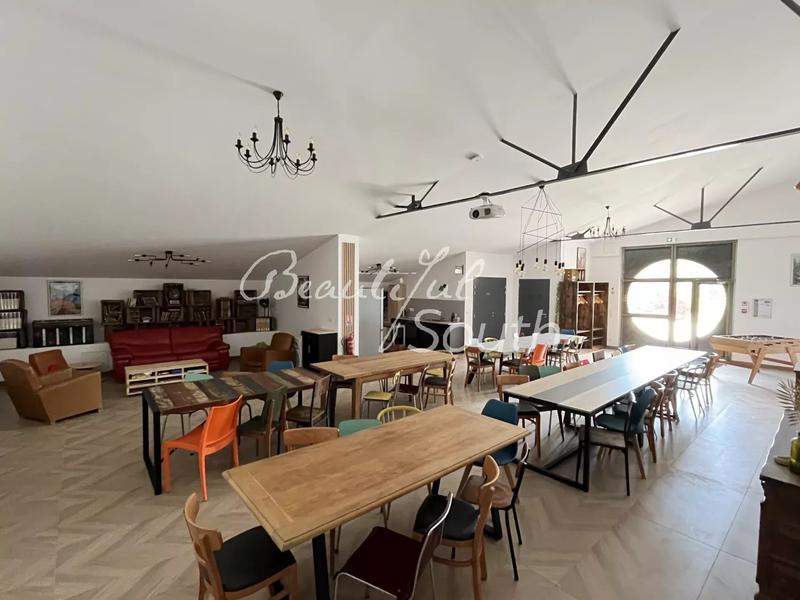 Gîte - 647 m² - 16 pièces