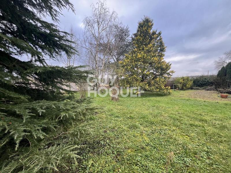 Terrain constructible - 905 m²