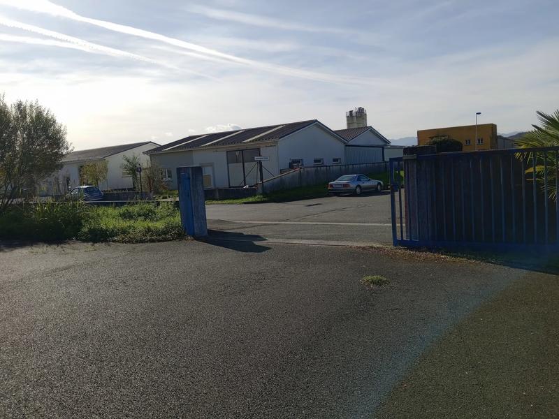 Local commercial - 150 m² - 2 pièces