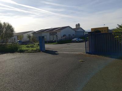 Local commercial - 150 m² - 2 pièces