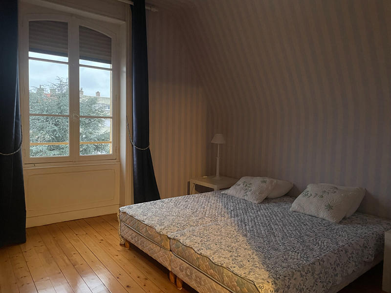 Maison - 299 m² - 8 pièces