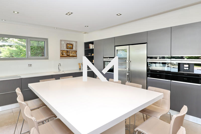 Maison contemporaine - 171 m² - 6 pièces