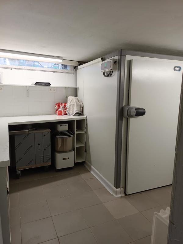 Fonds de commerce - Magasins - 75 m²