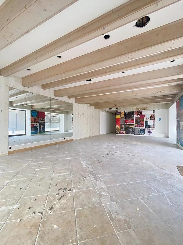 Local commercial - 115 m² - 3 pièces