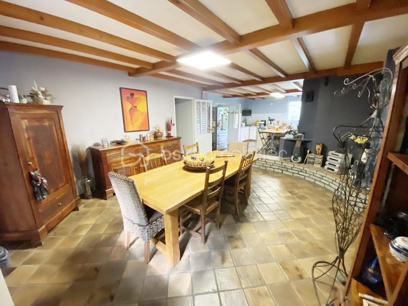 Maison - 450 m² - 9 pièces