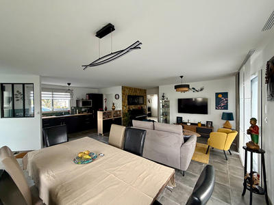 Maison - 98 m² - 5 pièces