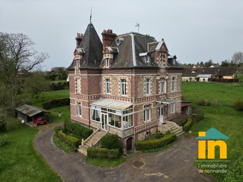 Demeure - 297 m² - 12 pièces