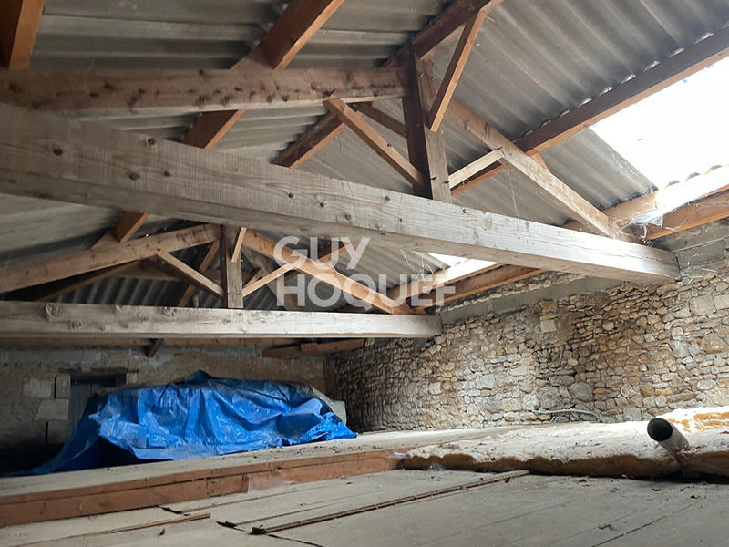 Maison - 235 m² - 10 pièces