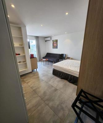 Studio - 25 m² - 1 pièce