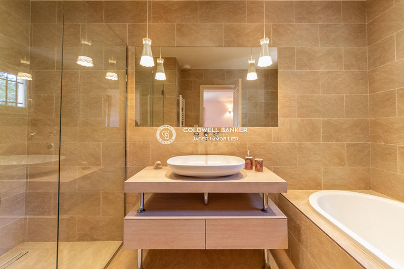 Villa - 225 m² - 5 pièces