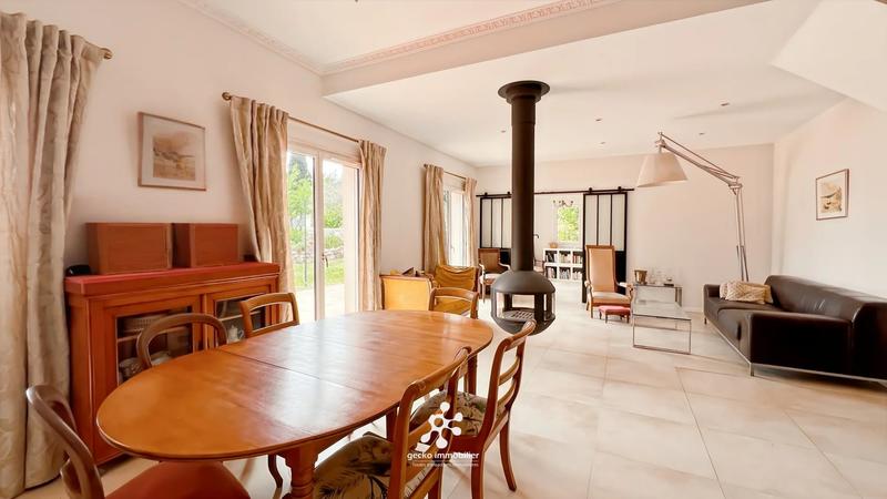 Maison - 147 m² - 6 pièces